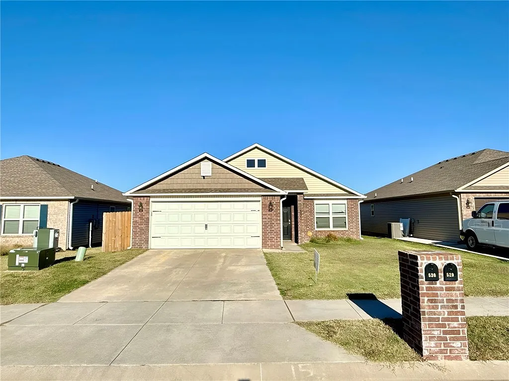 Building Photo - 530 Woodcreek Loop