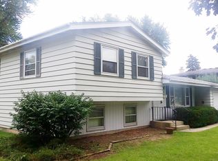195 Evergreen Pkwy, Crystal Lake, IL 60014
