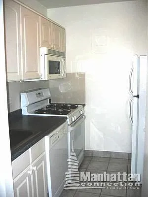 Rented by Manhattan Connection | media 19