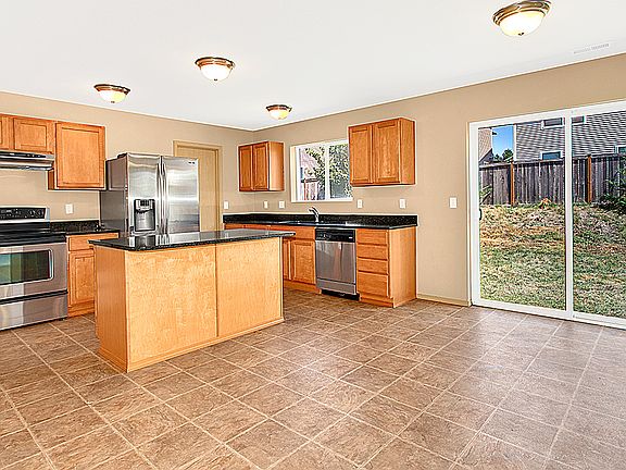 5th image of 18433 95th Avenue Ct E