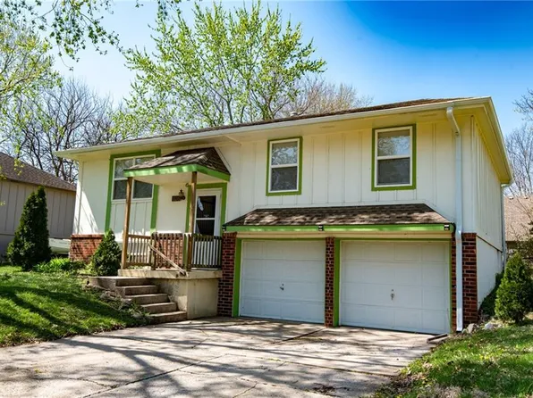 208 NW Valley Dr, Grain Valley, MO 64029