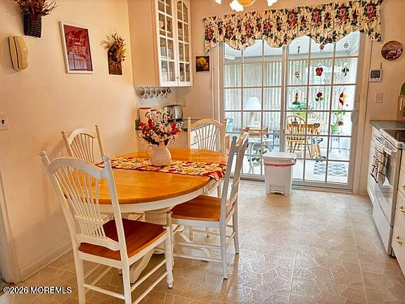 2nd image of 9 Louisiana Way