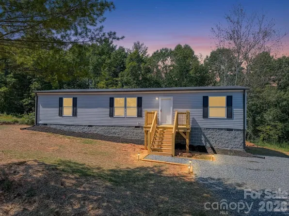 4277 Chinquapin Cir, Lenoir, NC 28645