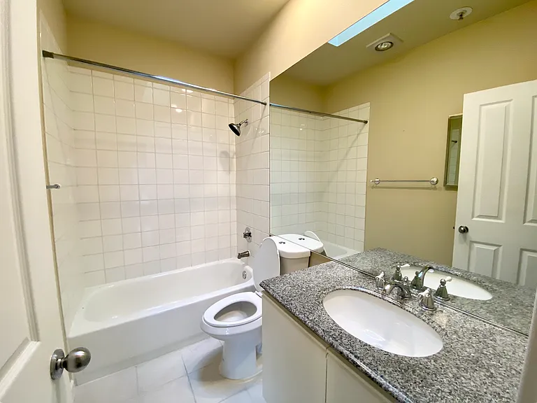 1504 Aurora Ave N #506 — Photo 10