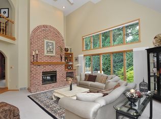 2520 Upland Dr, Burlington, WI 53105