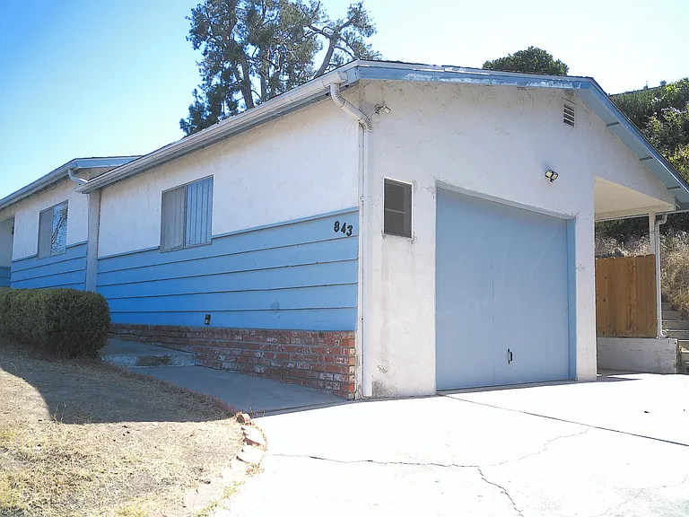 843 Garfield Ave — Photo 1