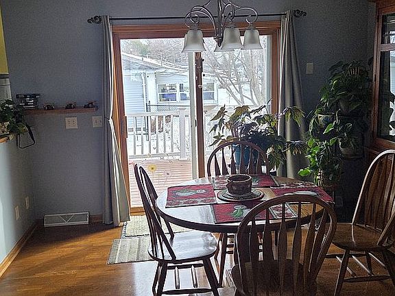 5th image of 1121 Prospect St