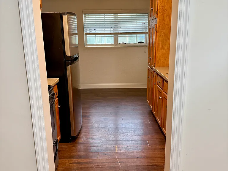 721 W Harvard St — Photo 13