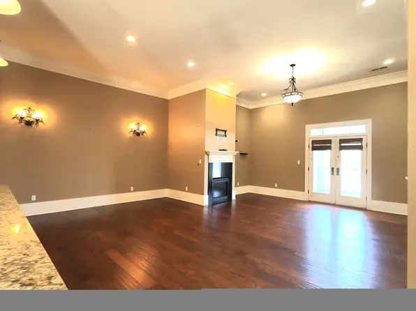 1037 Waterford Pl, Kingston, TN 37763