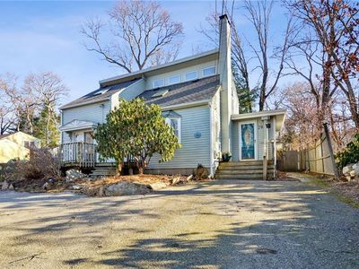 29 Wake Robin Trl, Saunderstown, RI, 02874