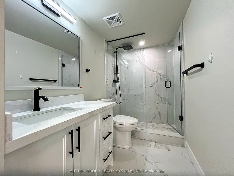 126 Simcoe St #1208 — Photo 18