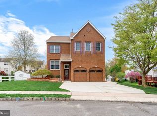 37 Tomahawk Dr, Burlington, NJ 08016