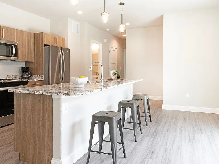 W62N438 Hanover Ave — Photo 18