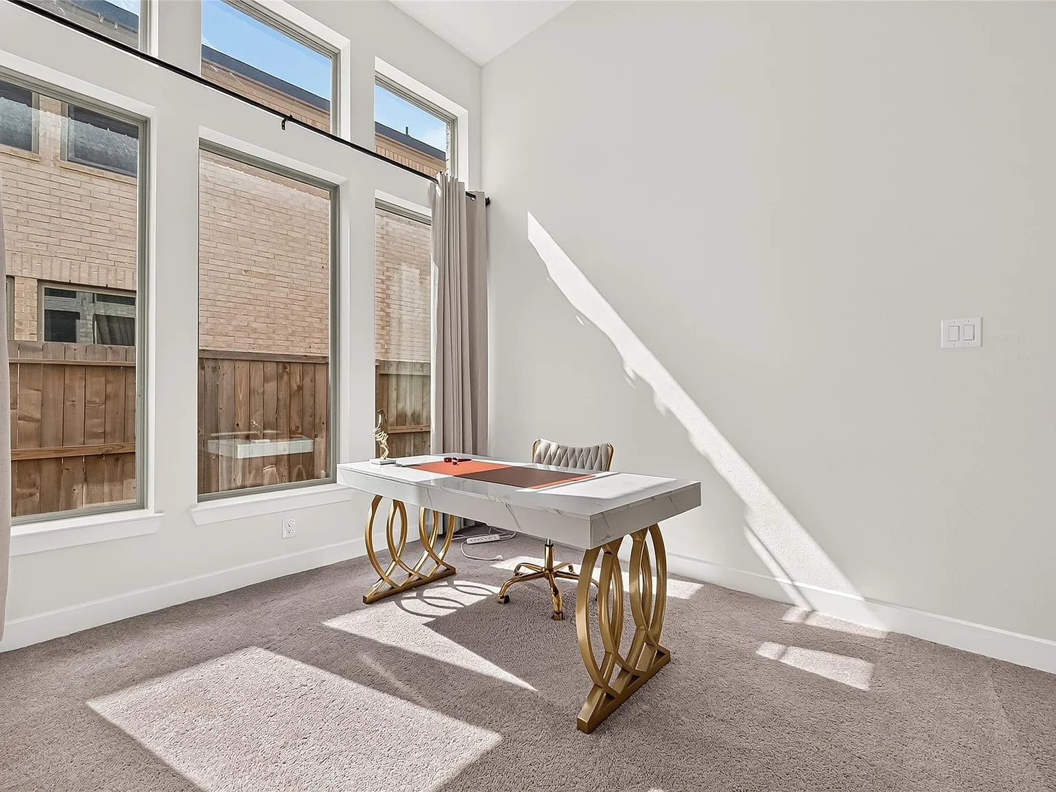 5 bed, 4.5 bath, 3700 sqft, $5,000 — Photo 4