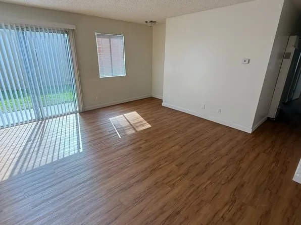 she310, 310 W Sheila Ln #1, Santa Maria, CA 93458