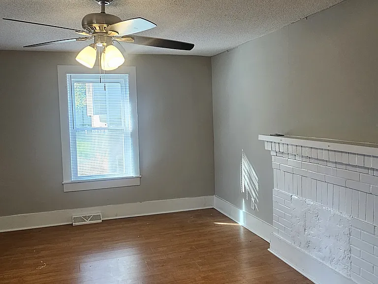 1040 East Dr — Photo 7