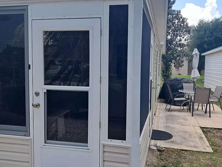 364 Katherine Pl — Photo 3