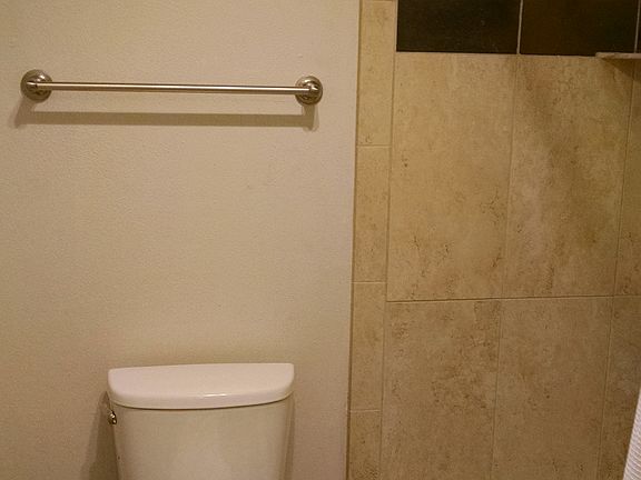 5th image of 35 Balsam Ct