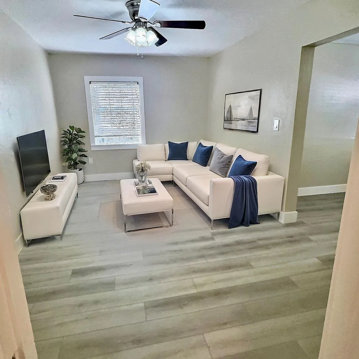 2 bed, 850 sqft, $2,000 — Photo 1