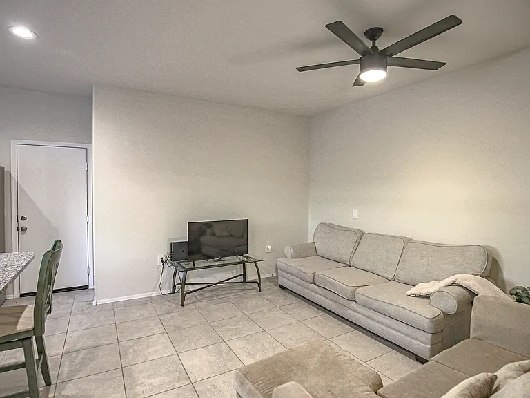 24380 W Jones Ave — Photo 5
