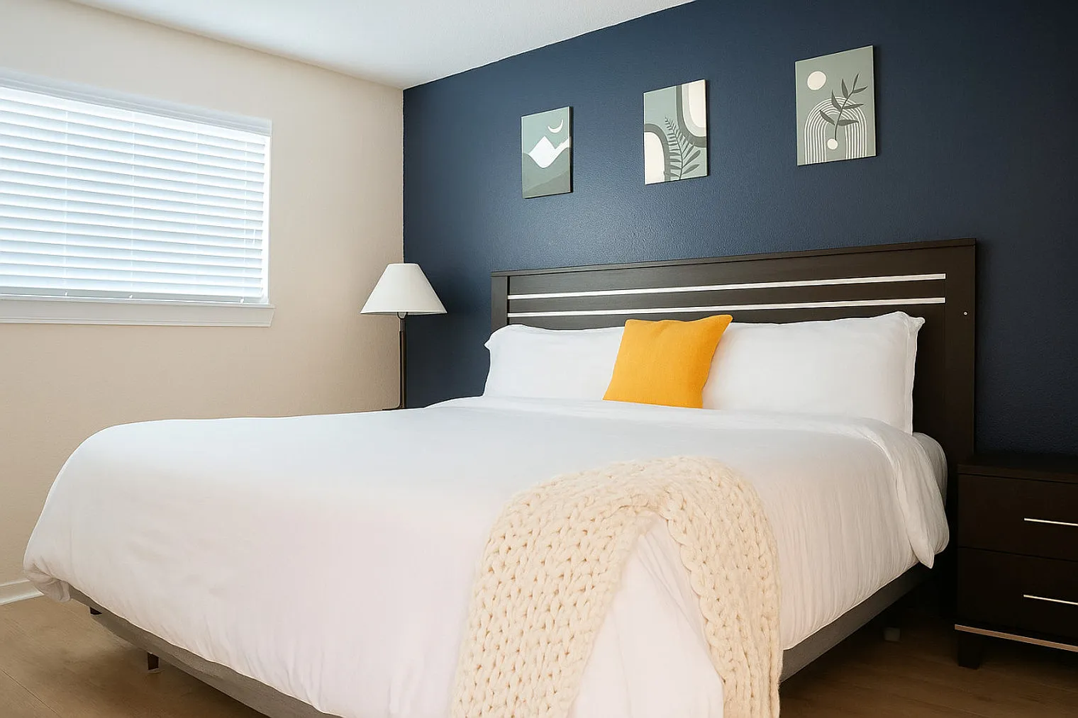 1 bed, 1.0 bath, 656 sqft, $1,948 — Photo 3