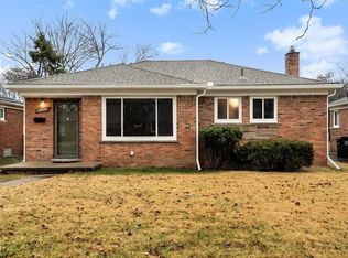 24070 Scotia Rd, Oak Park, MI 48237