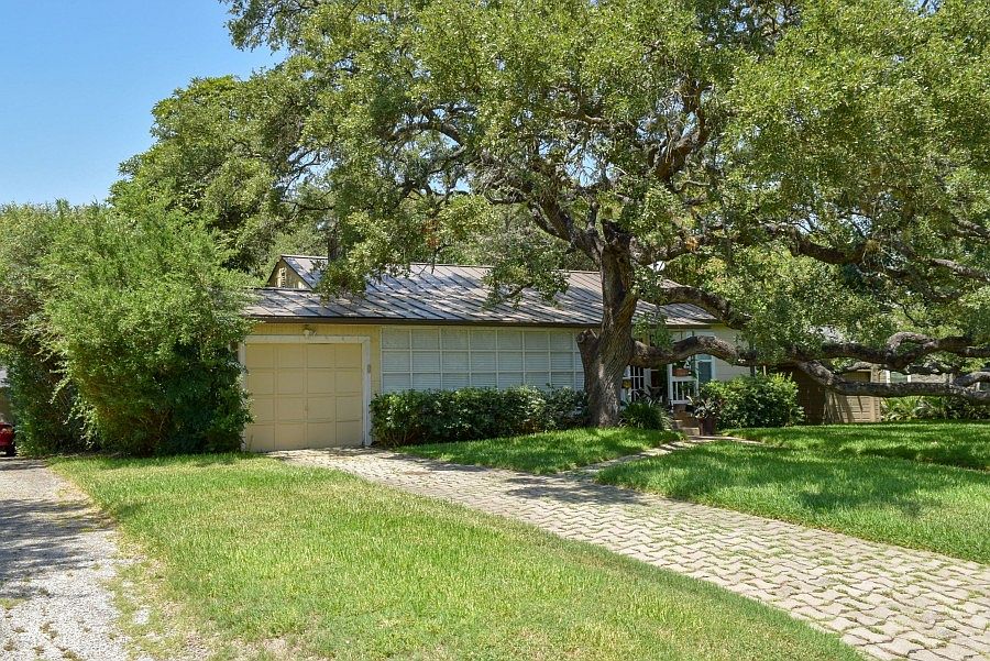 1st image of 223 Brightwood Pl