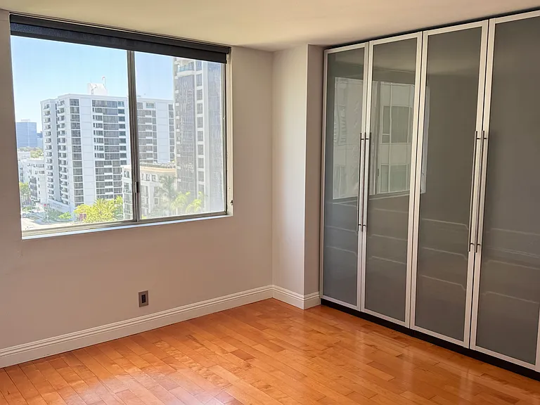 10747 Wilshire Blvd #1002 — Photo 24