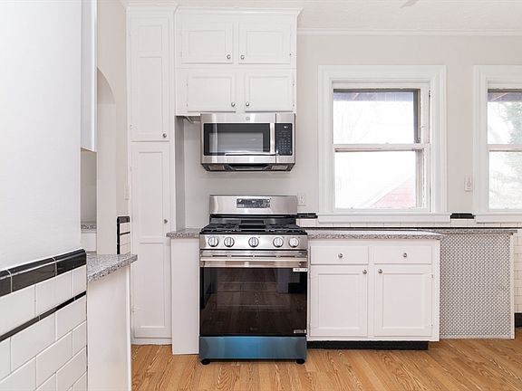 3rd image of 79 Naples Rd #1