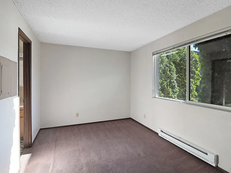 Idylewood Apartments — Photo 7