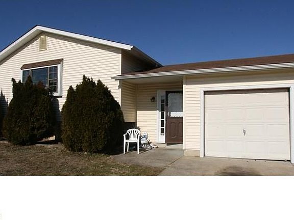 2nd image of 17 Flinthill Dr