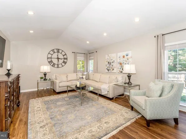 2124 Carroll Creek View Ct, Frederick, MD 21702