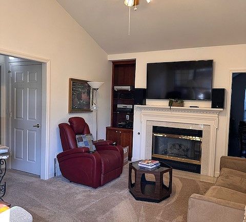 2nd image of 6045 Sunrise Cir