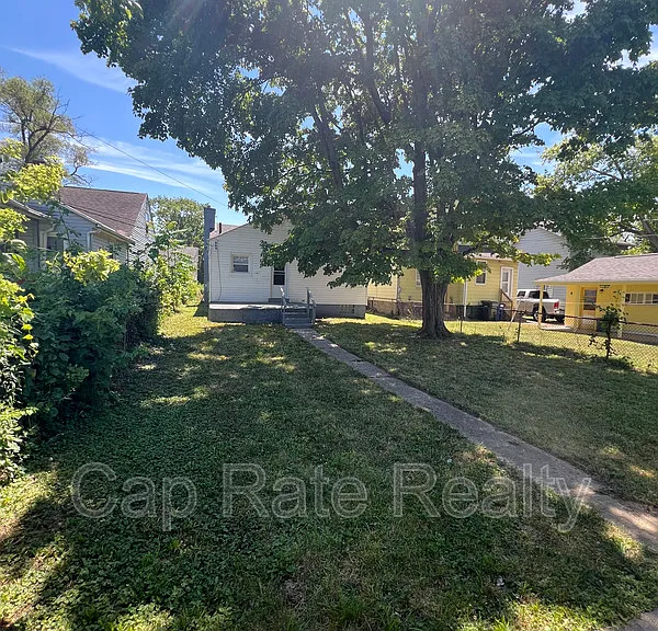 924 E 18th Ave — Photo 30