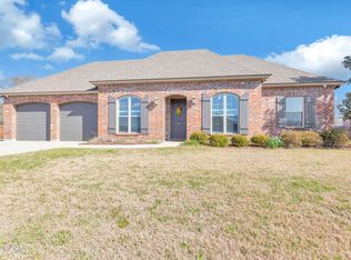 201 Pontchartrain Dr, Carencro, LA 70520