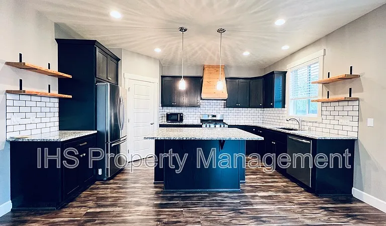 9801 Silverbright Dr — Photo 10