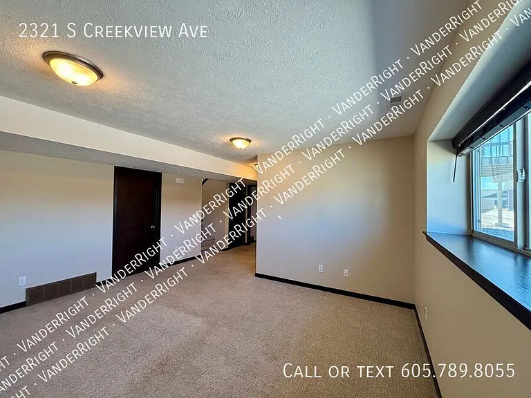 2321 S Creekview Ave — Photo 12