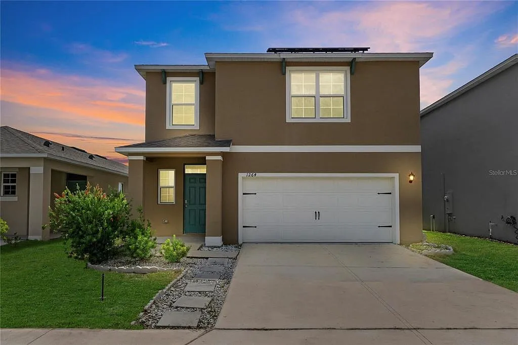 3 bed, 2.0 bath, 2048 sqft, $2,400 — Photo 1