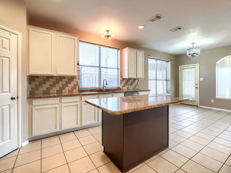 1808 Giddings Ct — Photo 27