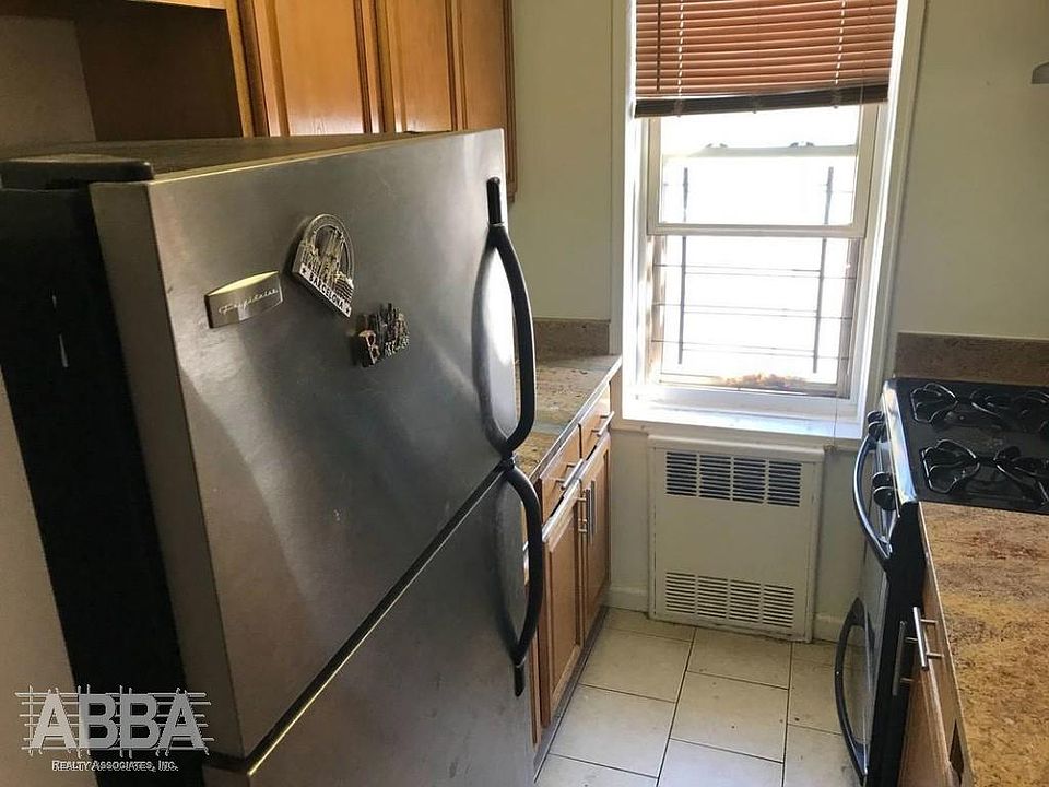 2nd image of 2701 Ocean Ave APT 4C