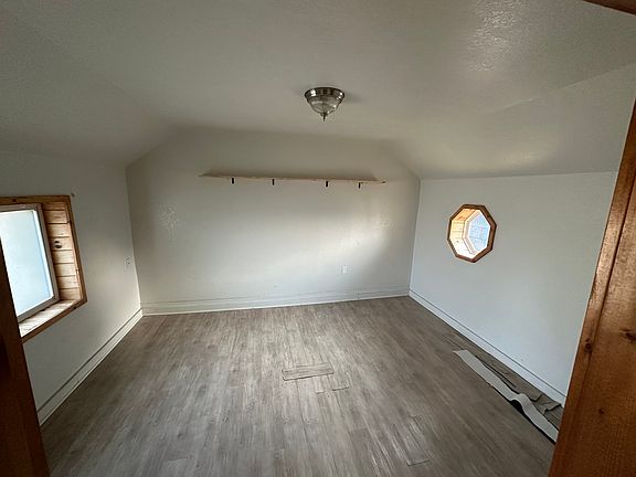 2nd image of 344 Dawson St #2