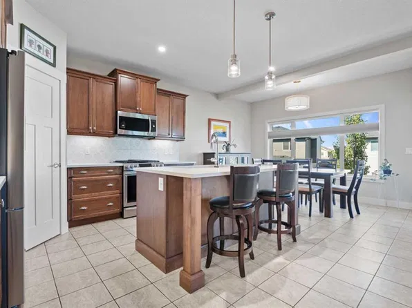 25 S Cimarron Springs Ct, Okotoks, AB T1S 0M1