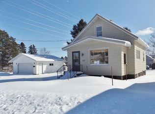 529 E Oak St, Ironwood, MI 49938