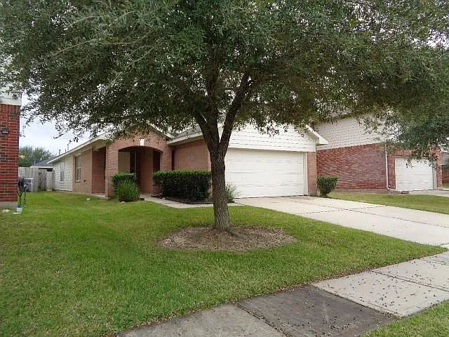 3 bed, 2.0 bath, 1602 sqft, $1,750 — Photo 2
