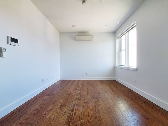 5th image of 120 Erasmus St #4C