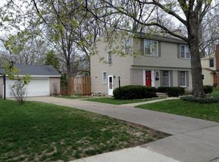 2323 Cambridge Dr SE, Grand Rapids, MI