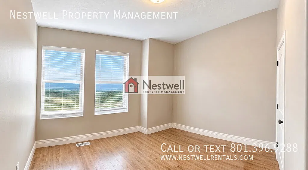 Spacious end-row townhome in the SunCrest area of Draper! — Photo 4