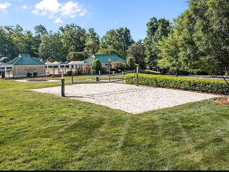 9925 Shellview Ln — Photo 14