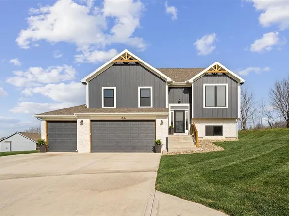 106 Wagers Cir, Dearborn, MO 64439