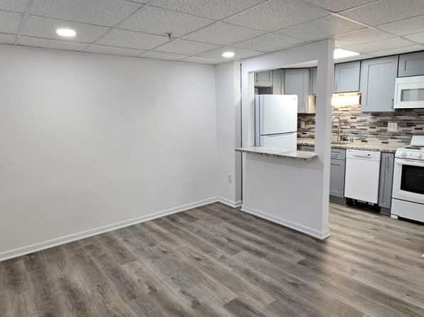 218 N Main St #23
